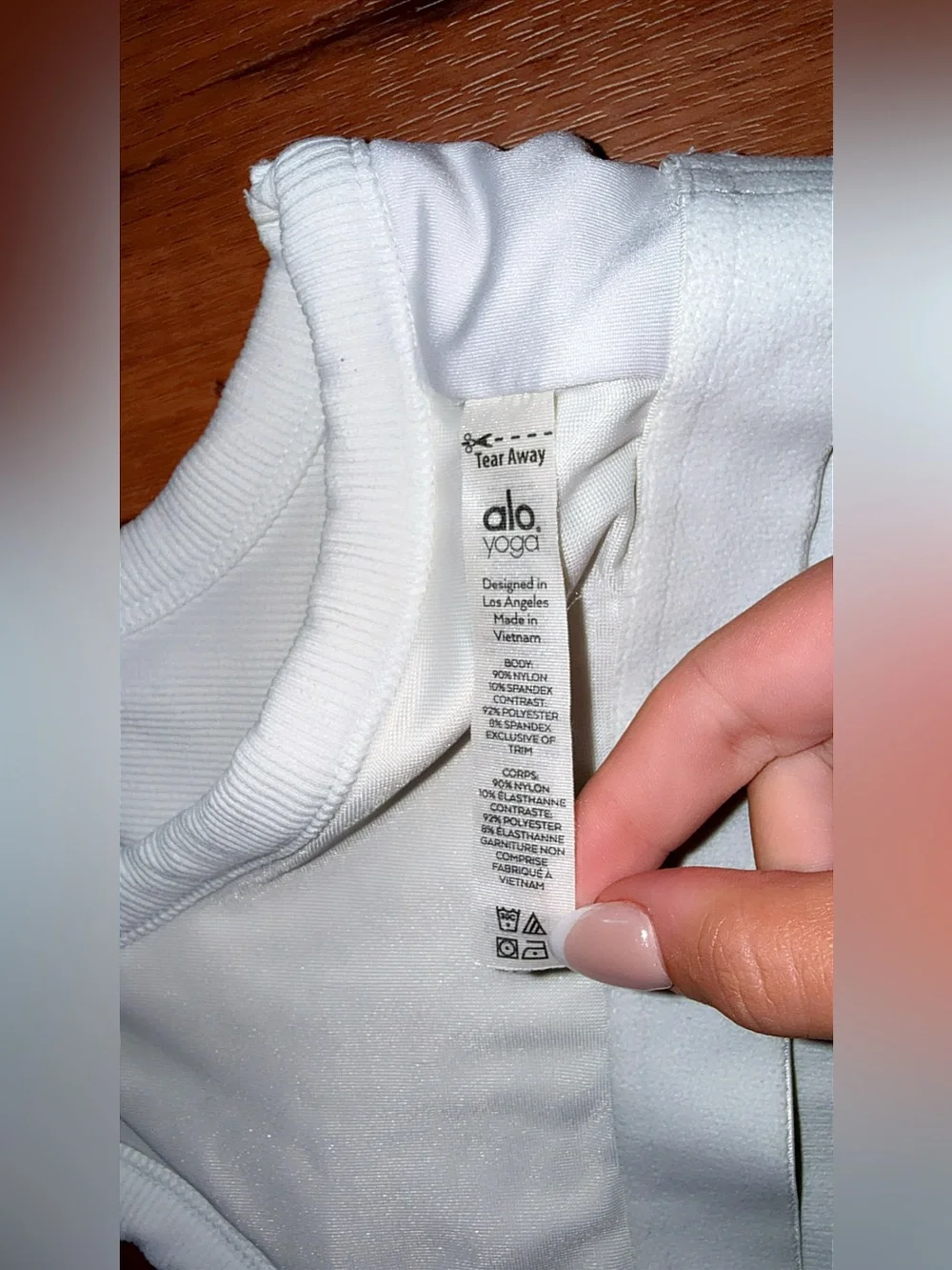 Excellent condition Pristine Alo Yoga Rib Support White Tank Medium